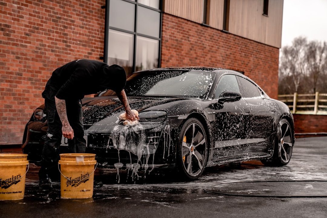 Mobile vs Drive-In Car Detailing: Which Should You Choose?